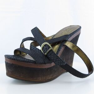 Fergie Women Gladiator Shoes Rusher Black Leather Buckle Size 8.5 Medium‎ (B, M)